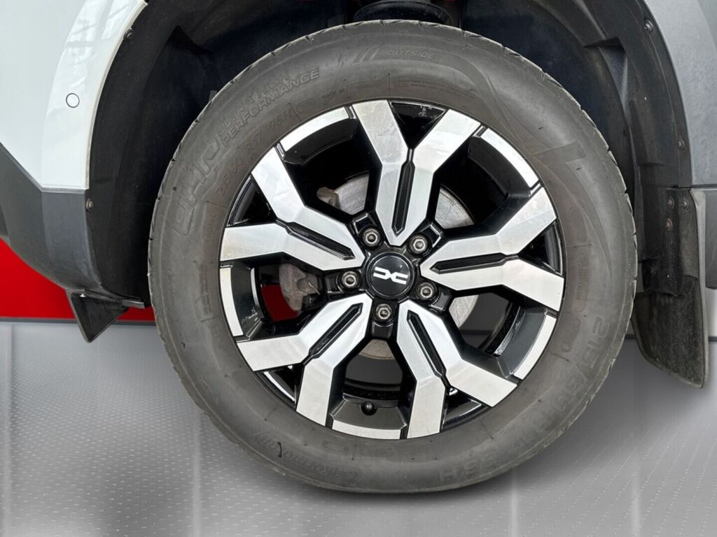 Dacia Duster 2024 Valkoinen
