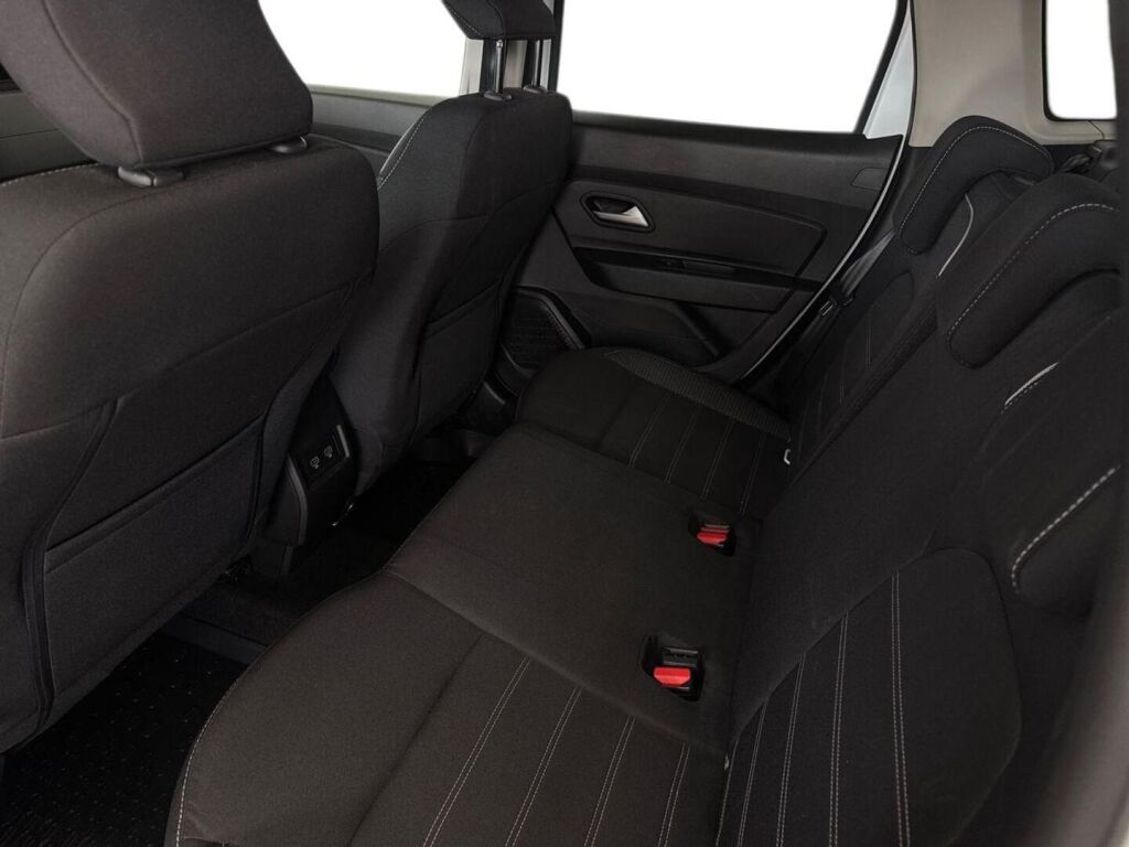 Dacia Duster 2024 Valkoinen