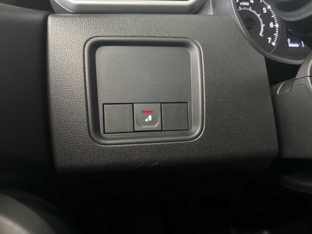 Dacia Duster 2024 Valkoinen