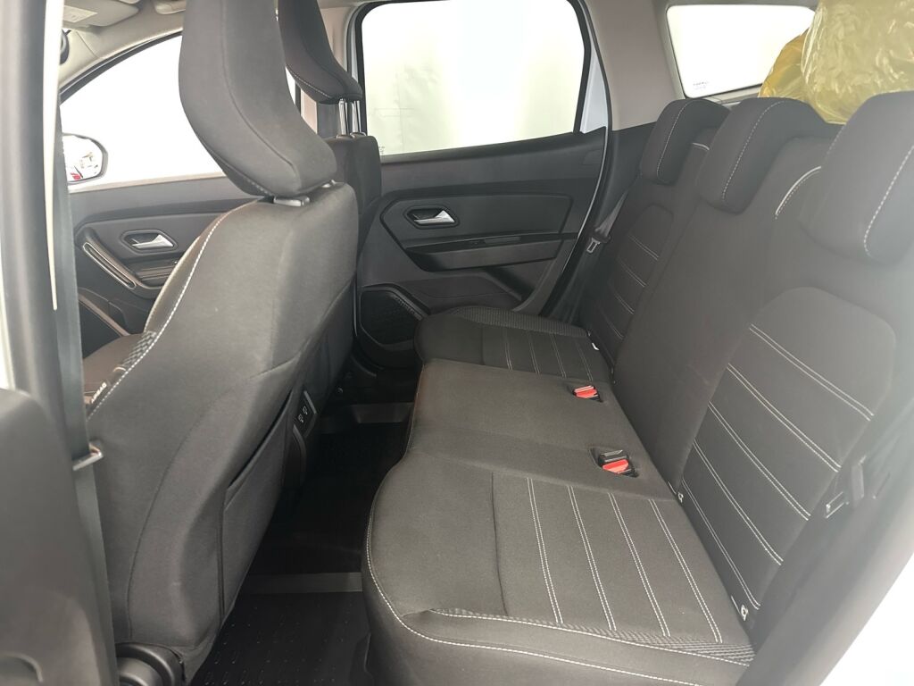 Dacia Duster 2024 Valkoinen