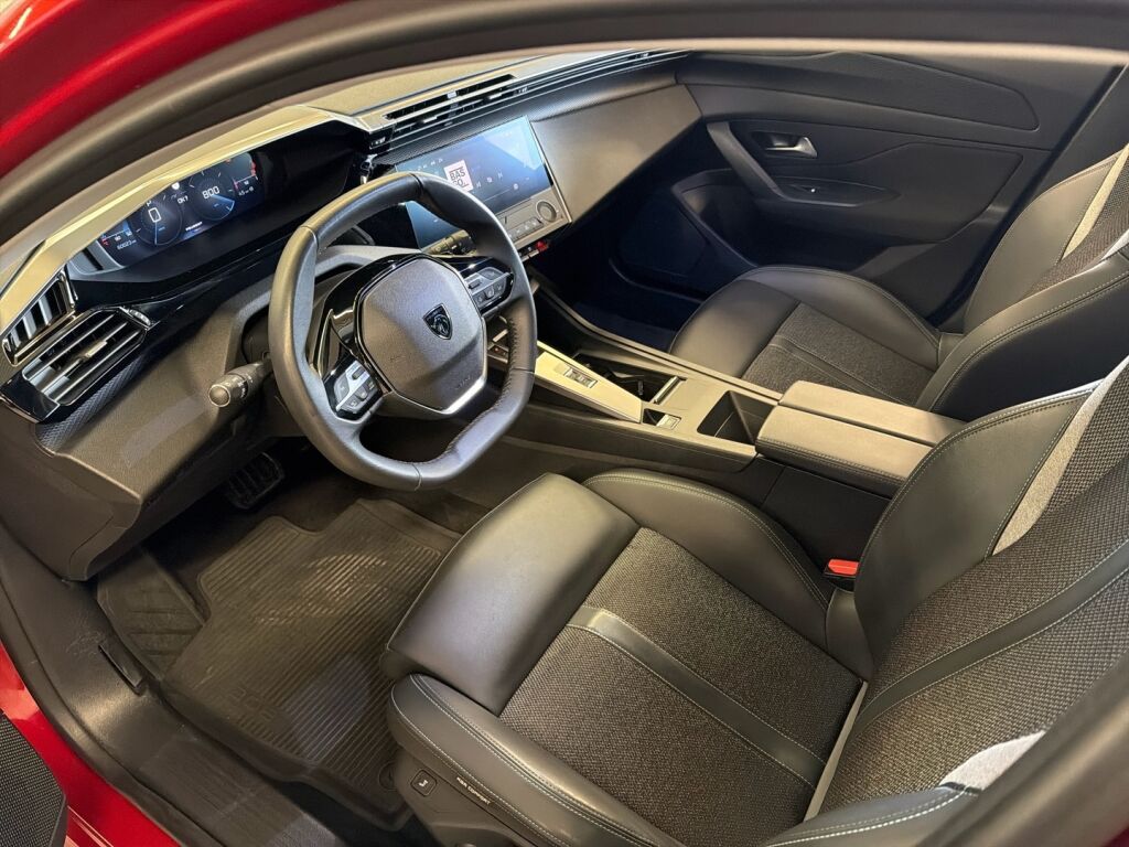 Peugeot 308 2023 Punainen