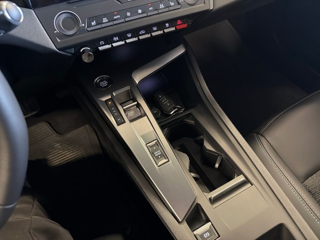 Peugeot 308 2023 Punainen