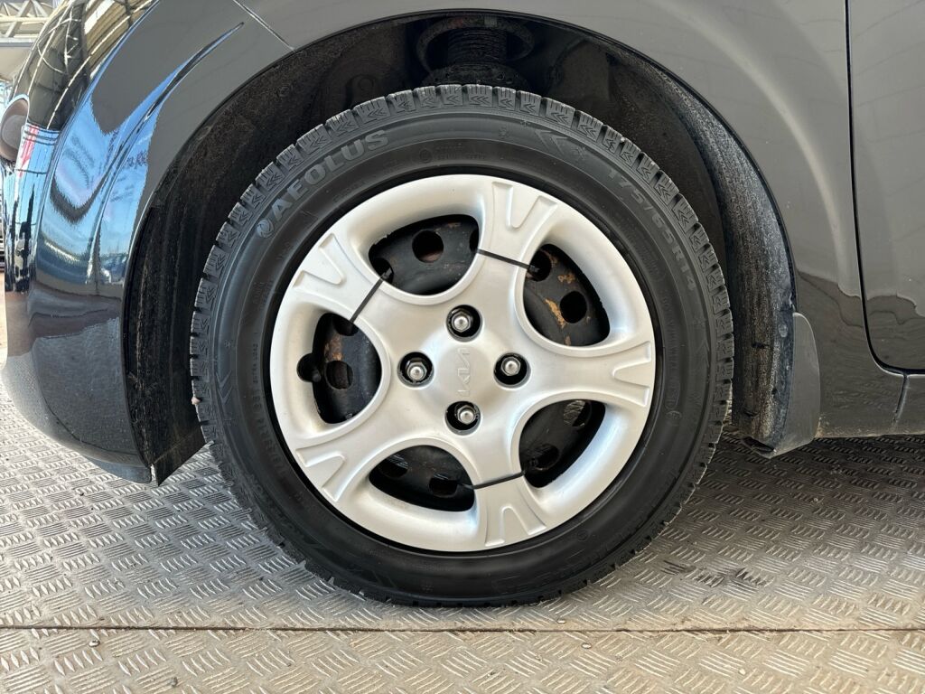 Kia Picanto 2024 Musta