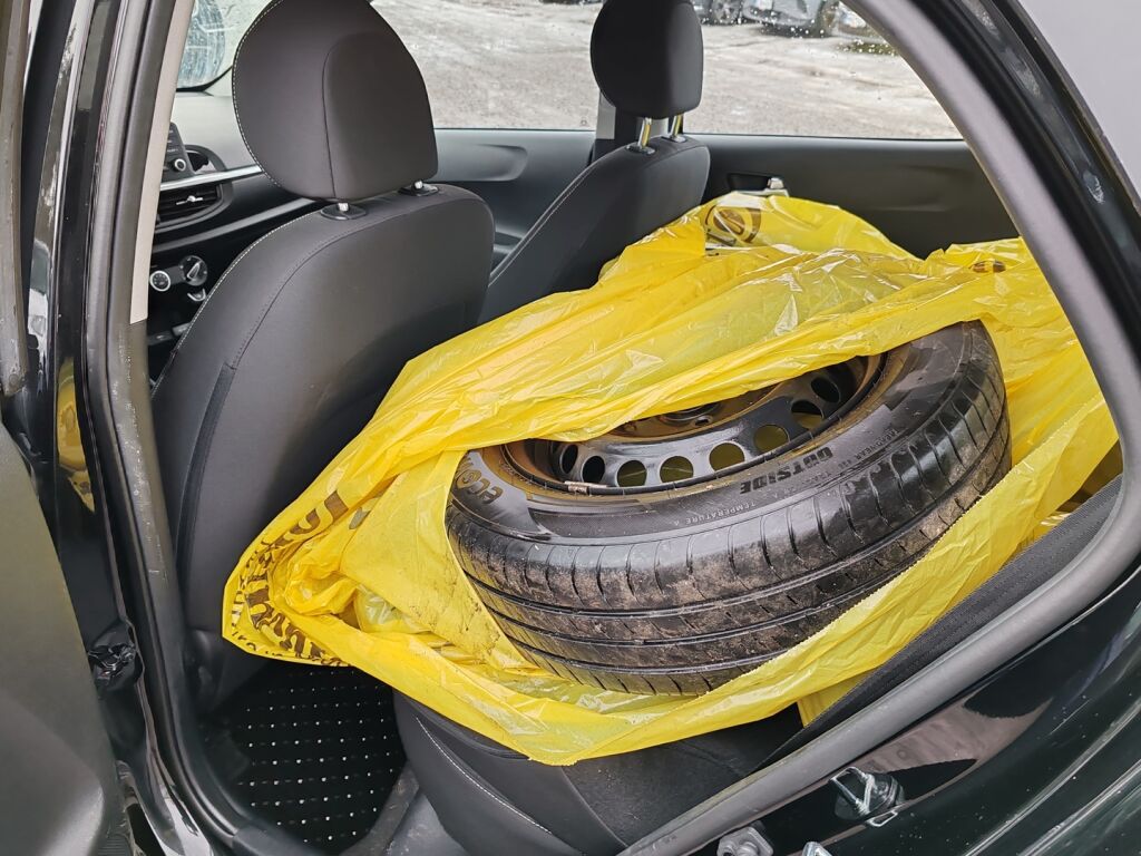 Kia Picanto 2024 Musta