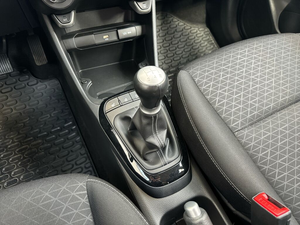 Kia Picanto 2024 Musta