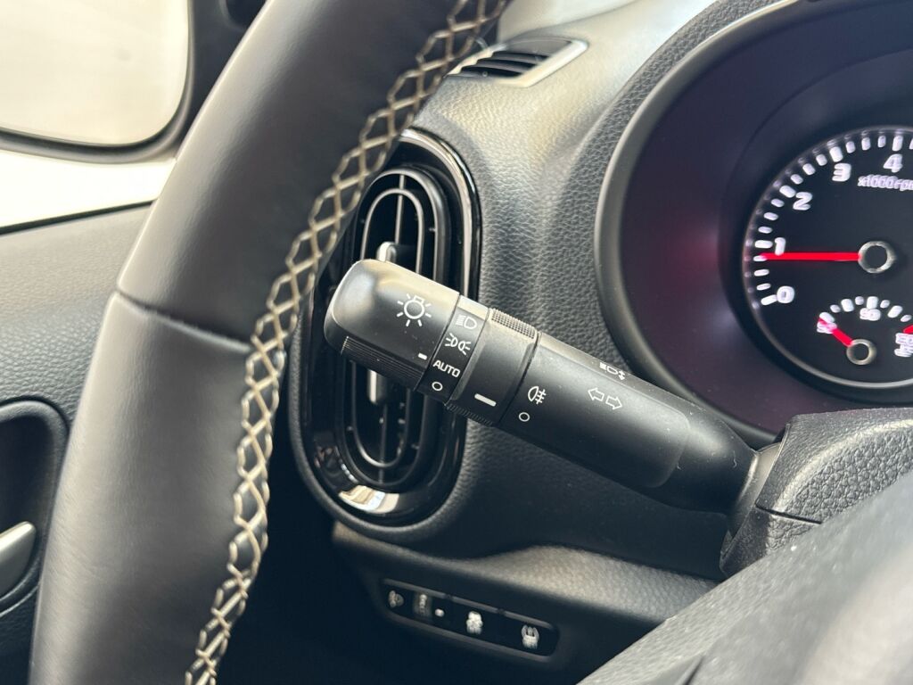 Kia Picanto 2024 Musta