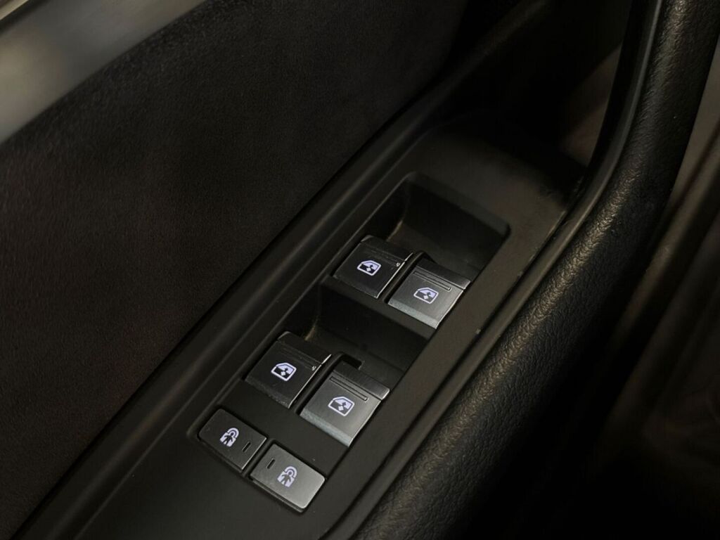 Audi e-tron 2020 Sininen