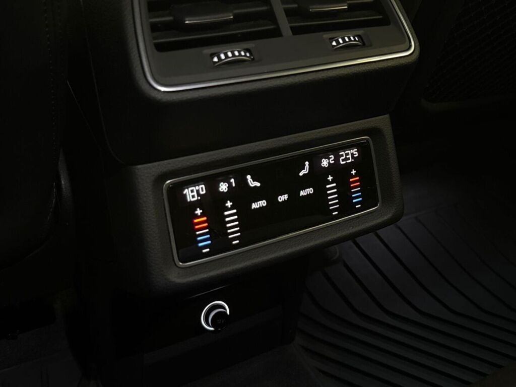 Audi e-tron 2020 Sininen