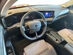 Opel Astra 2024 Punainen