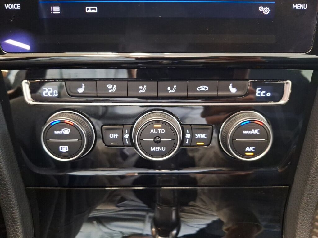 Volkswagen Golf 2020 Valkoinen