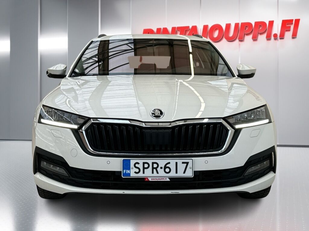 Skoda Octavia 2024 Valkoinen