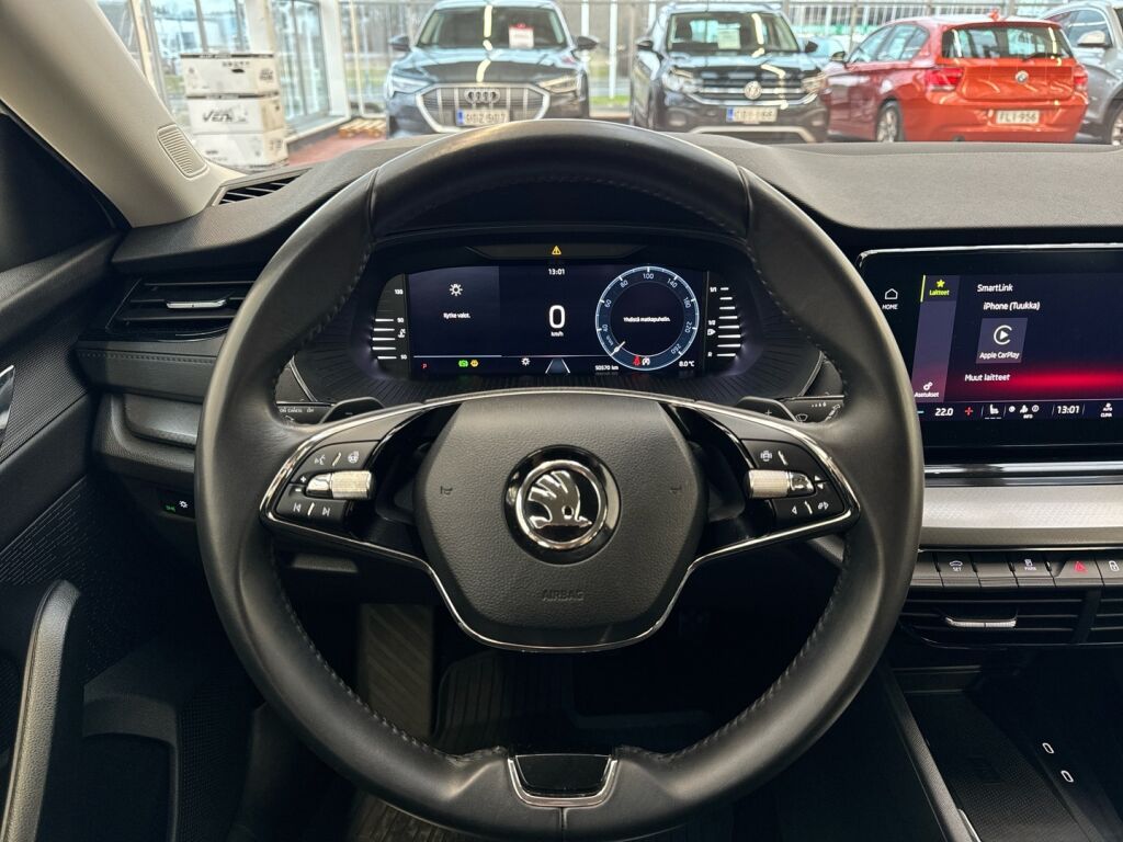 Skoda Octavia 2024 Valkoinen