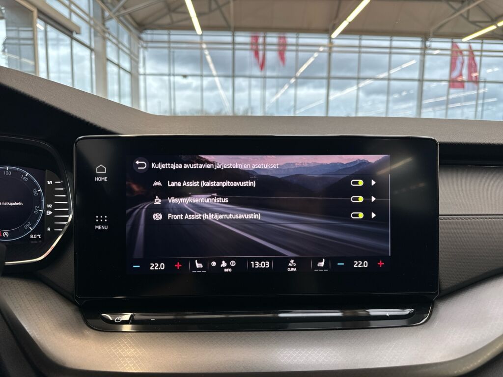 Skoda Octavia 2024 Valkoinen