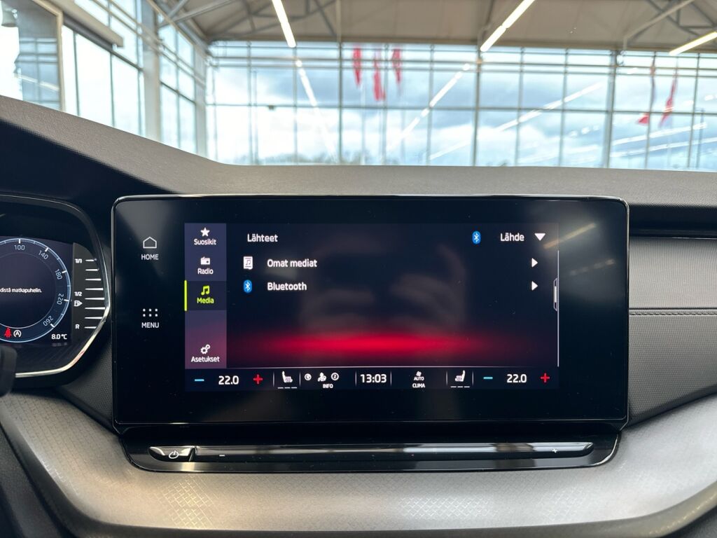 Skoda Octavia 2024 Valkoinen