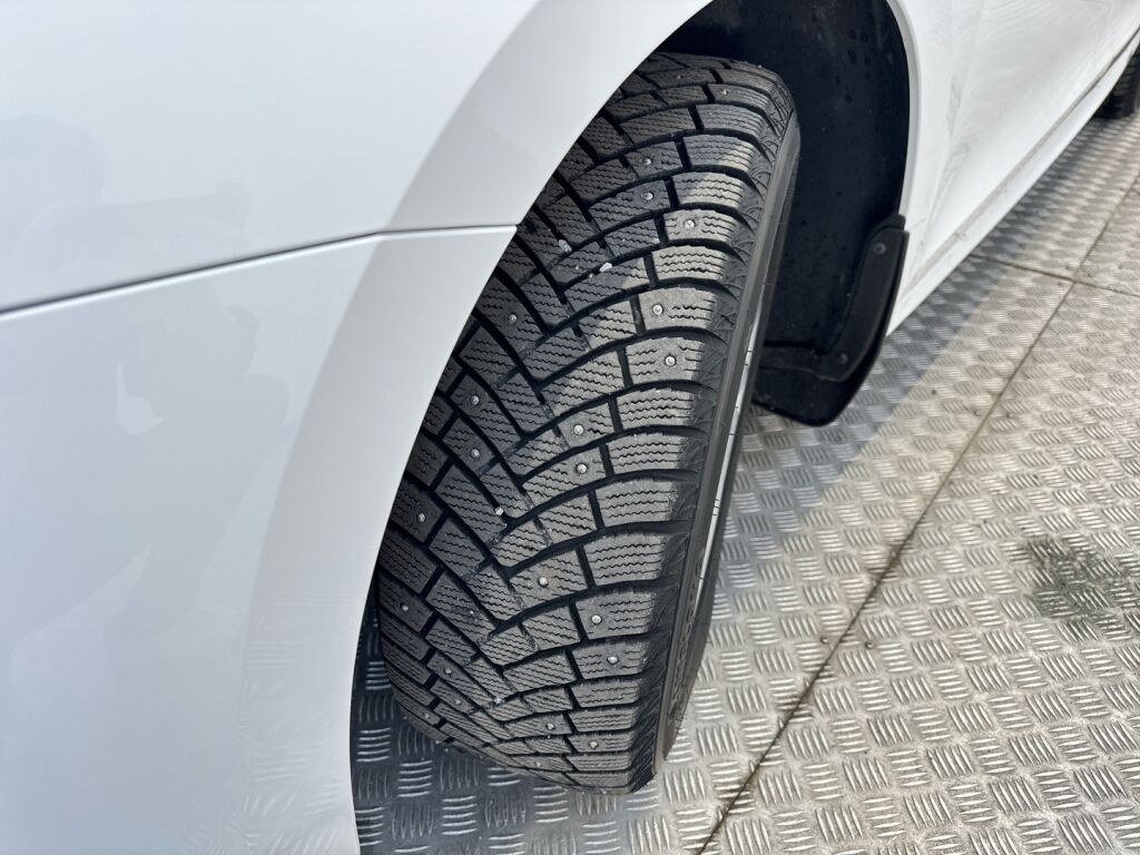 Skoda Octavia 2024 Valkoinen