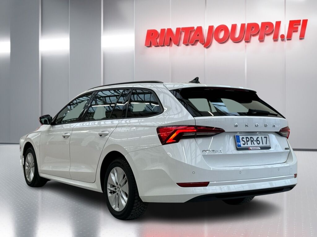 Skoda Octavia 2024 Valkoinen