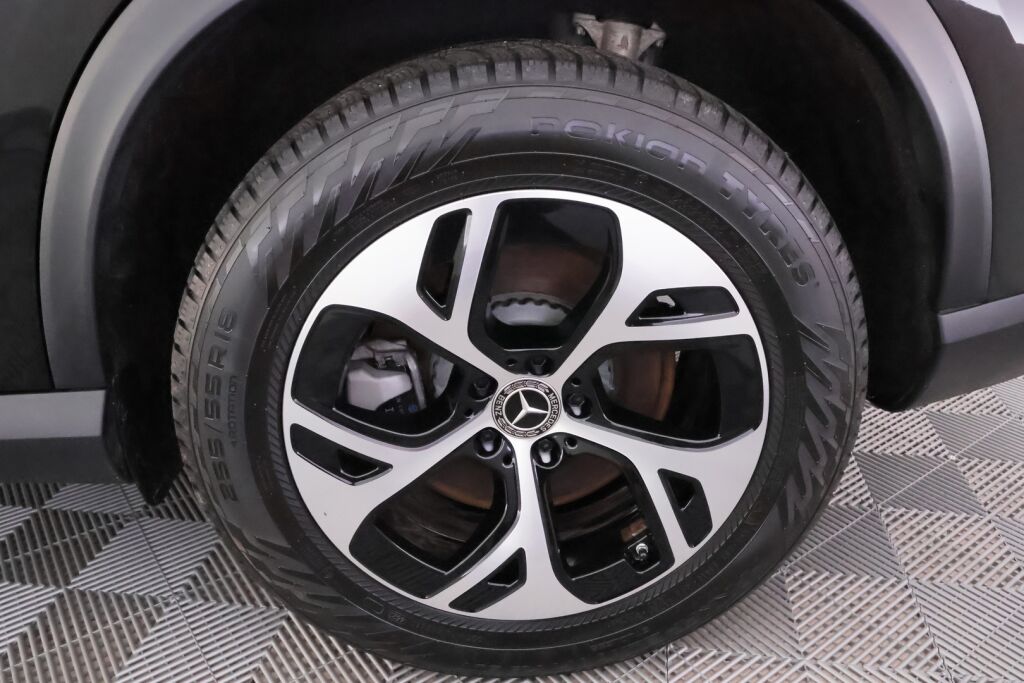 Mercedes-Benz GLC 2024 Musta