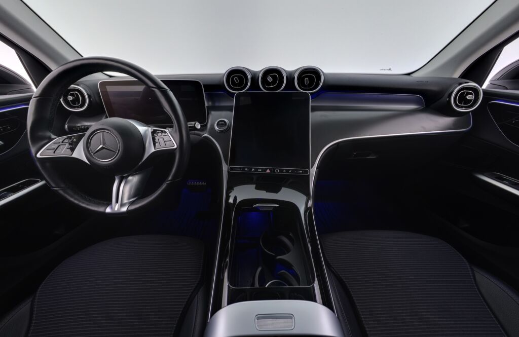 Mercedes-Benz GLC 2024 Musta