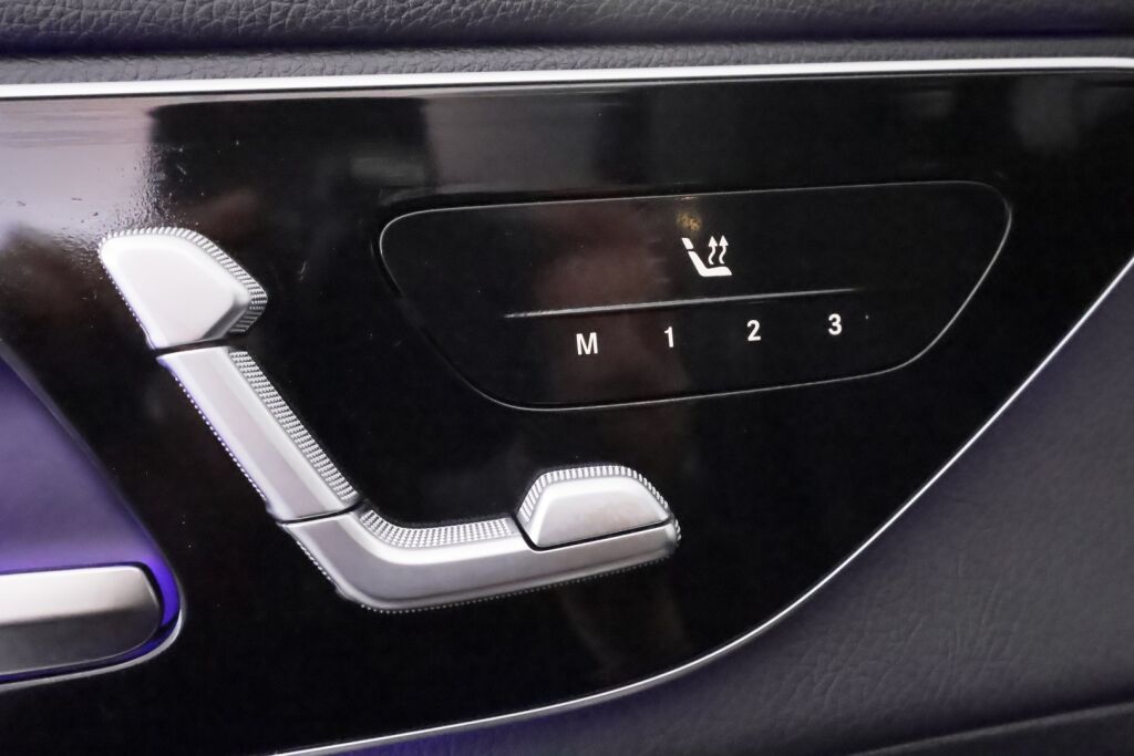 Mercedes-Benz GLC 2024 Musta