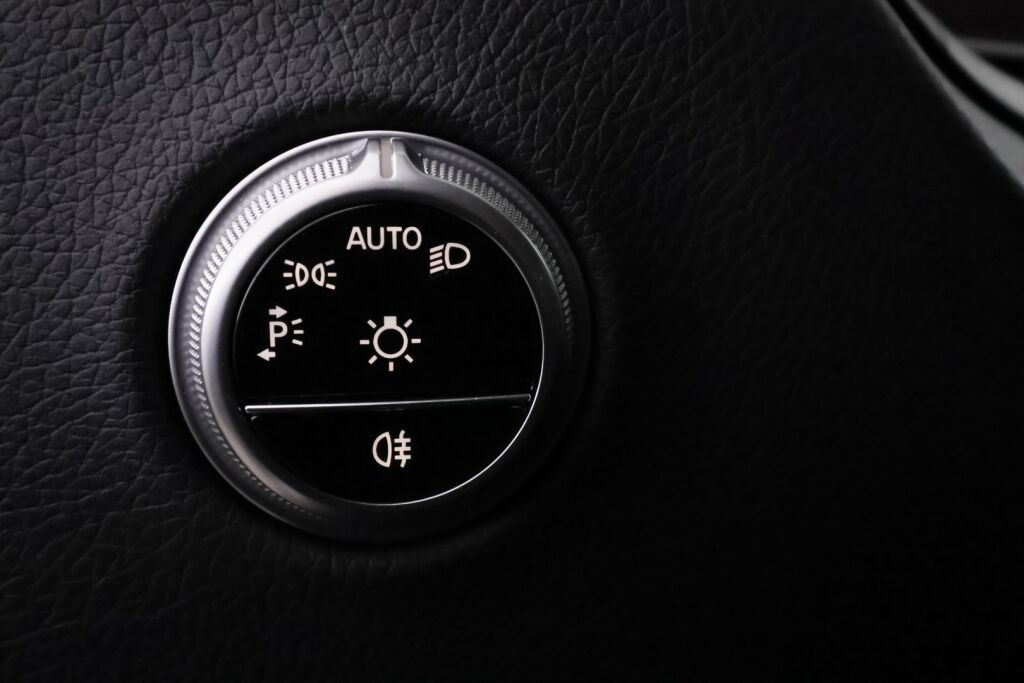 Mercedes-Benz GLC 2024 Musta