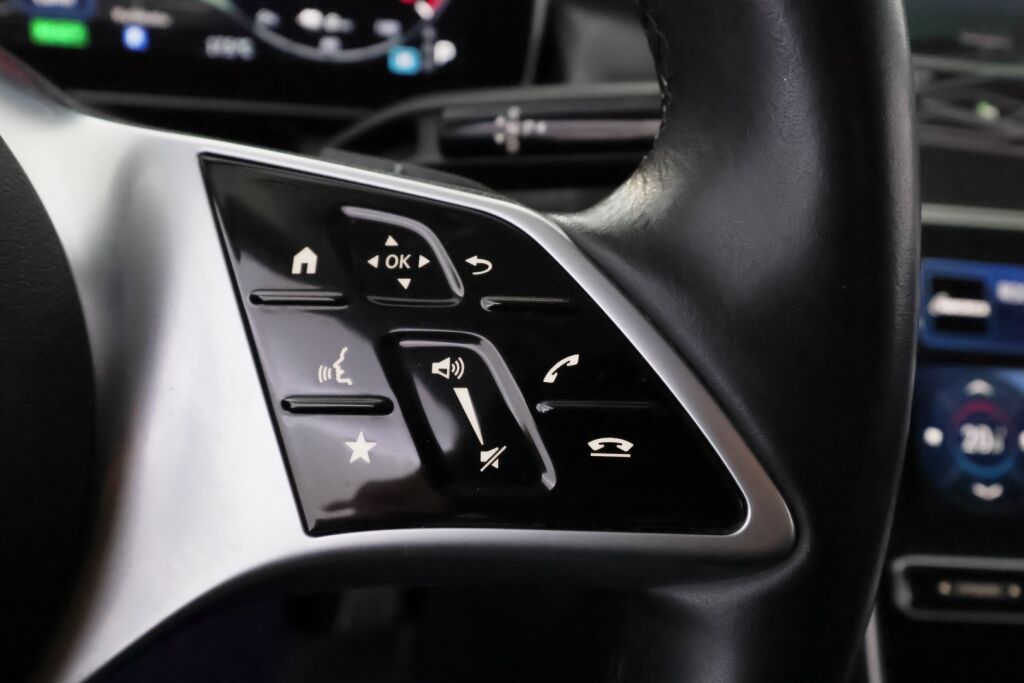 Mercedes-Benz GLC 2024 Musta