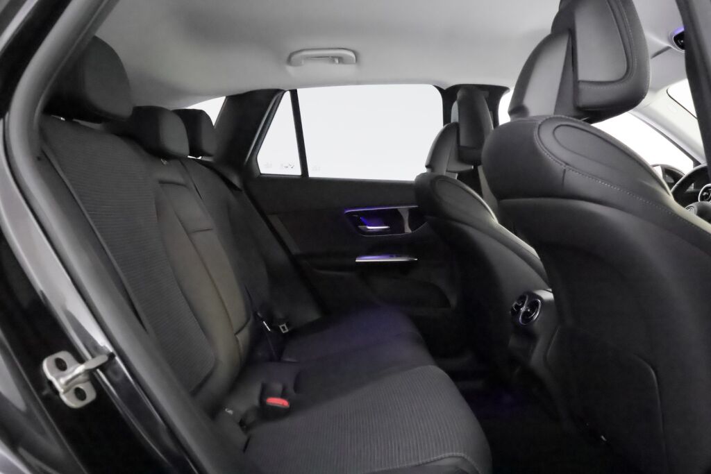 Mercedes-Benz GLC 2024 Musta