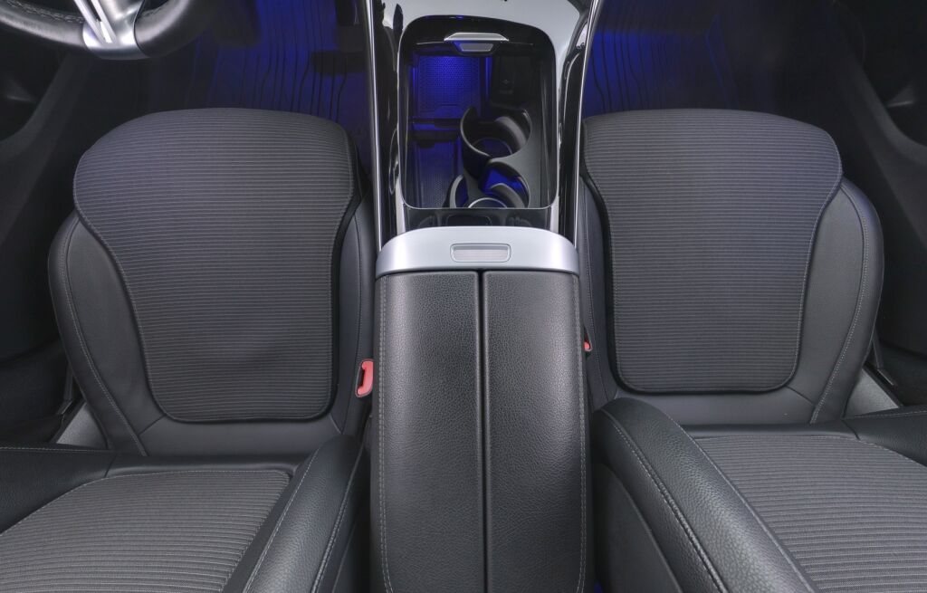 Mercedes-Benz GLC 2024 Musta