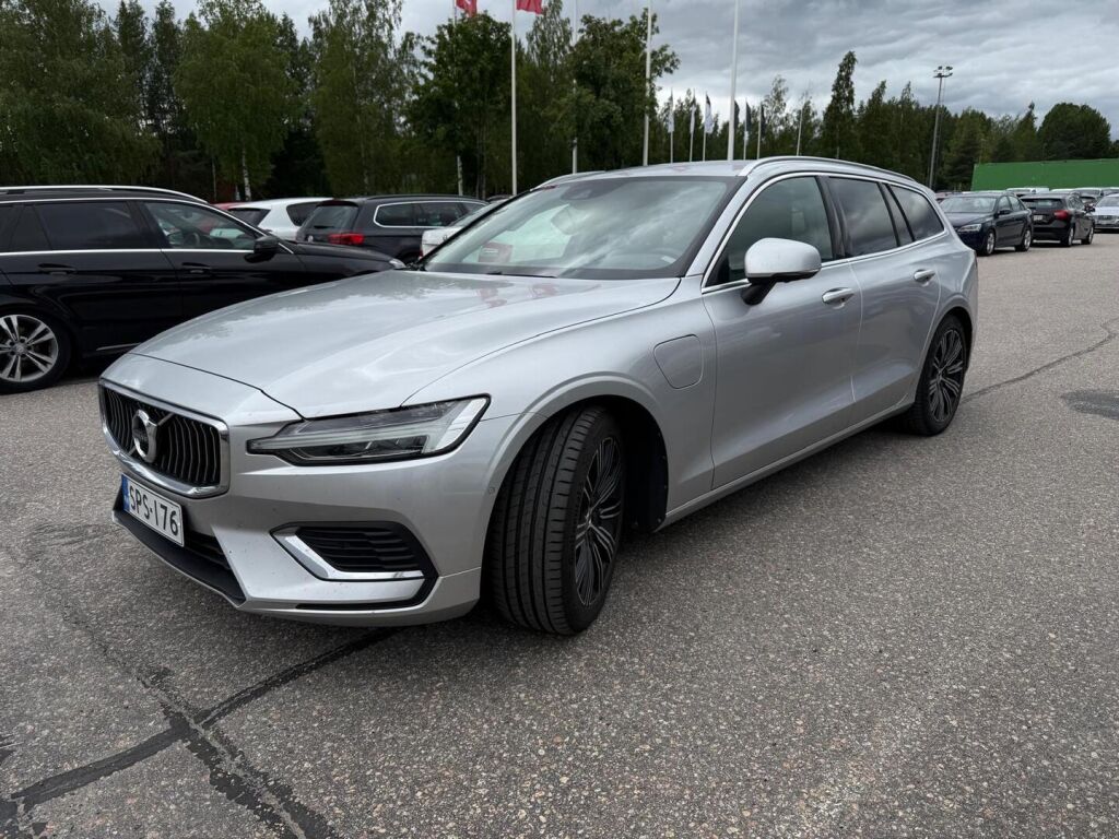 Volvo V60 2022 Harmaa