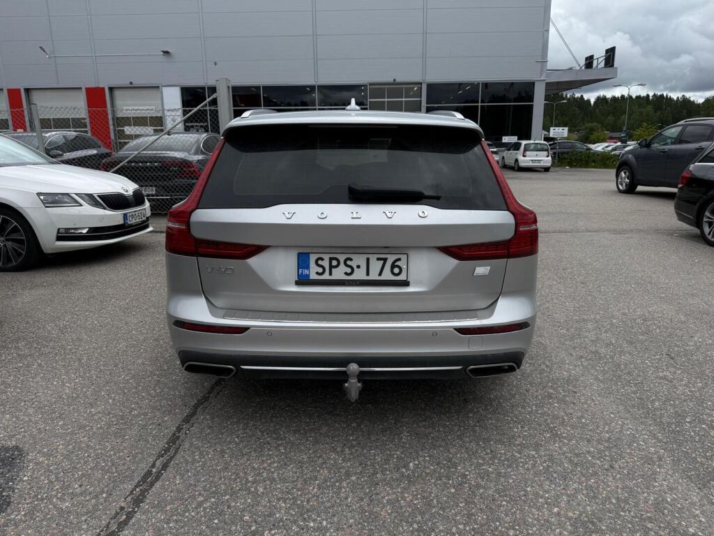 Volvo V60 2022 Harmaa