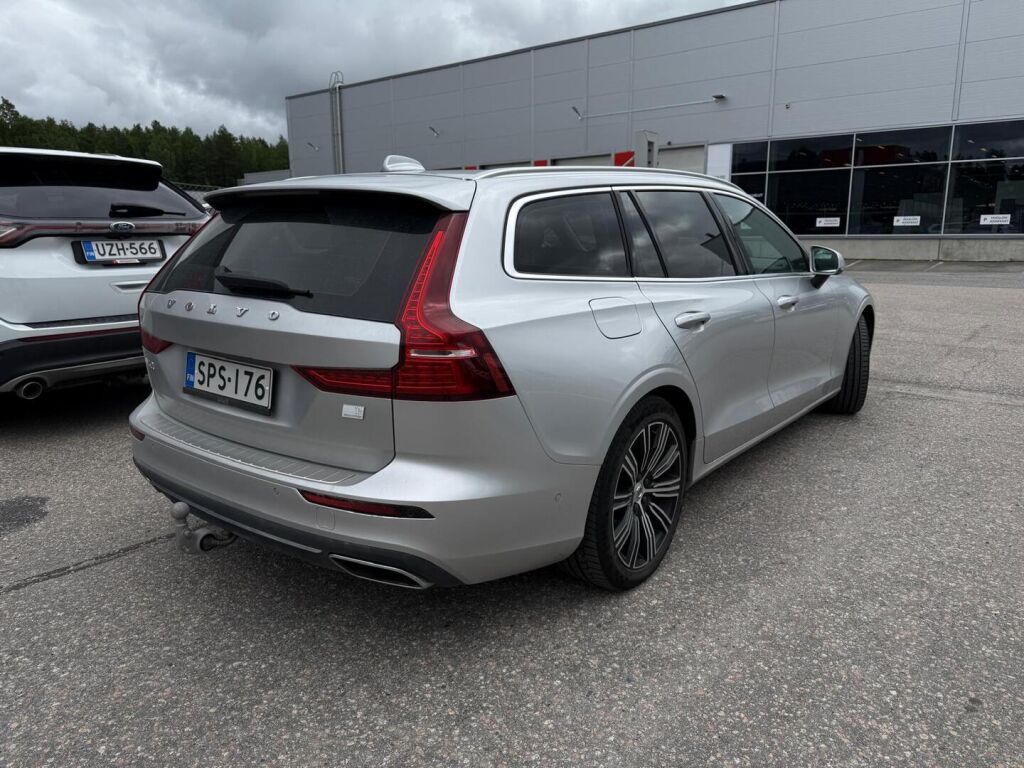 Volvo V60 2022 Harmaa