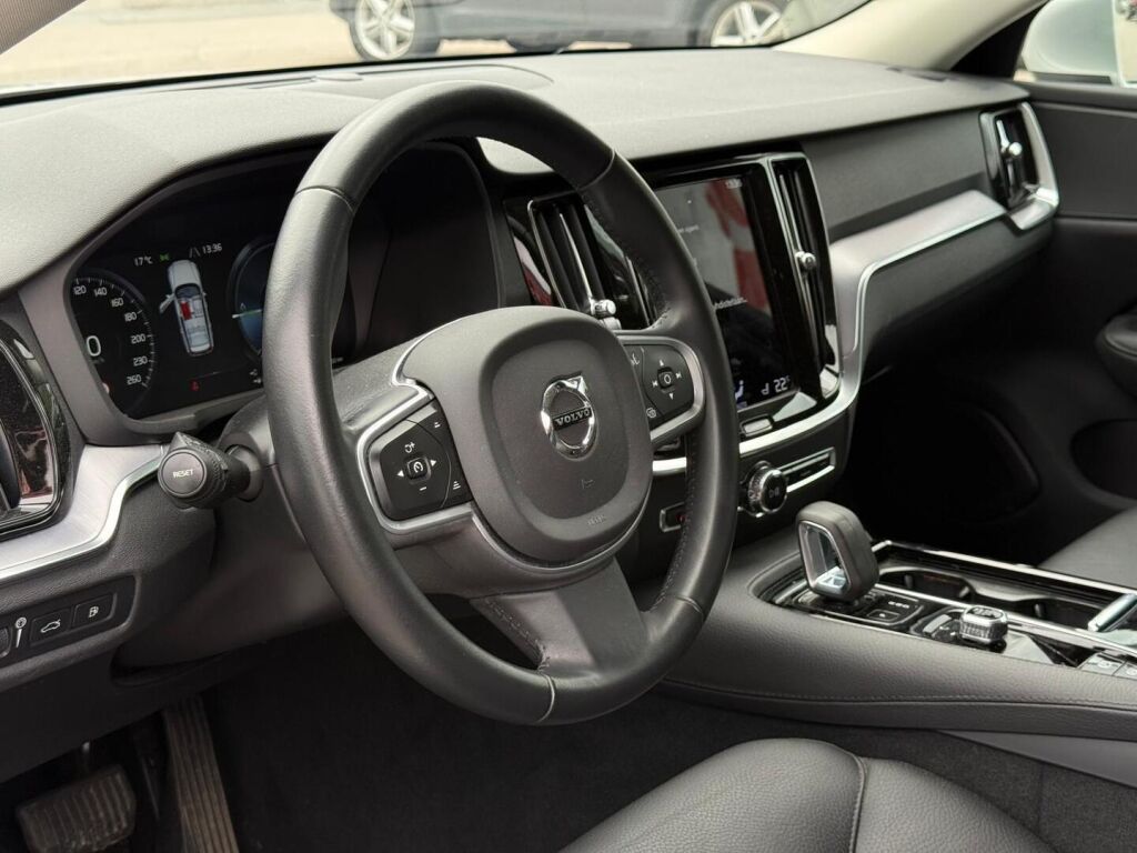 Volvo V60 2022 Harmaa