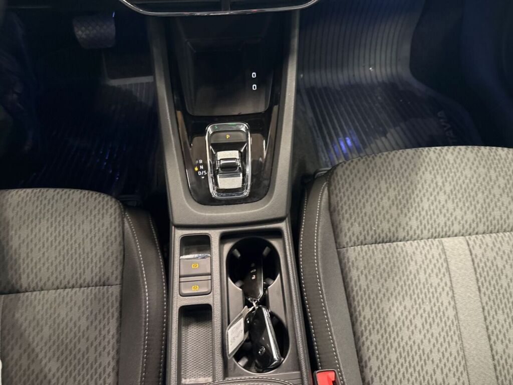 Skoda Octavia 2024 Harmaa