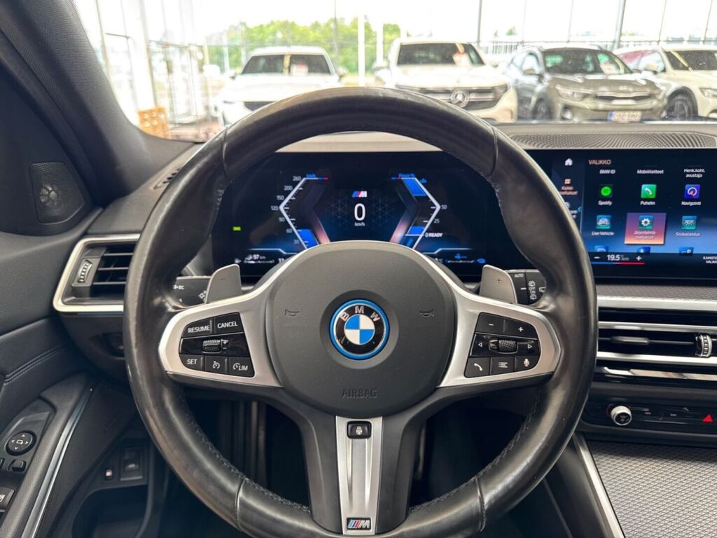 BMW 330 2024 Sininen