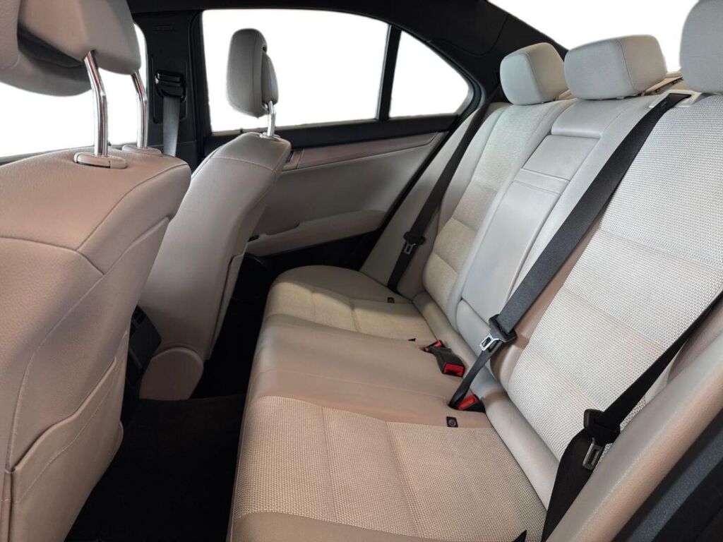 Mercedes-Benz C 2012 Harmaa