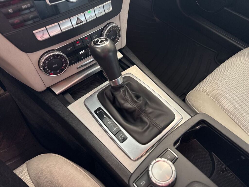 Mercedes-Benz C 2012 Harmaa