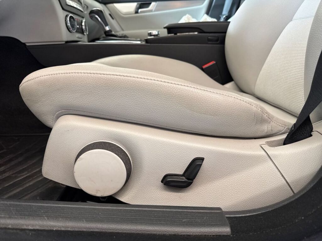 Mercedes-Benz C 2012 Harmaa