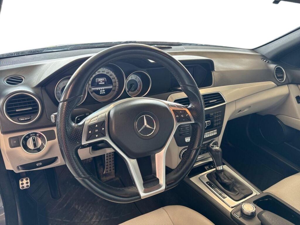 Mercedes-Benz C 2012 Harmaa