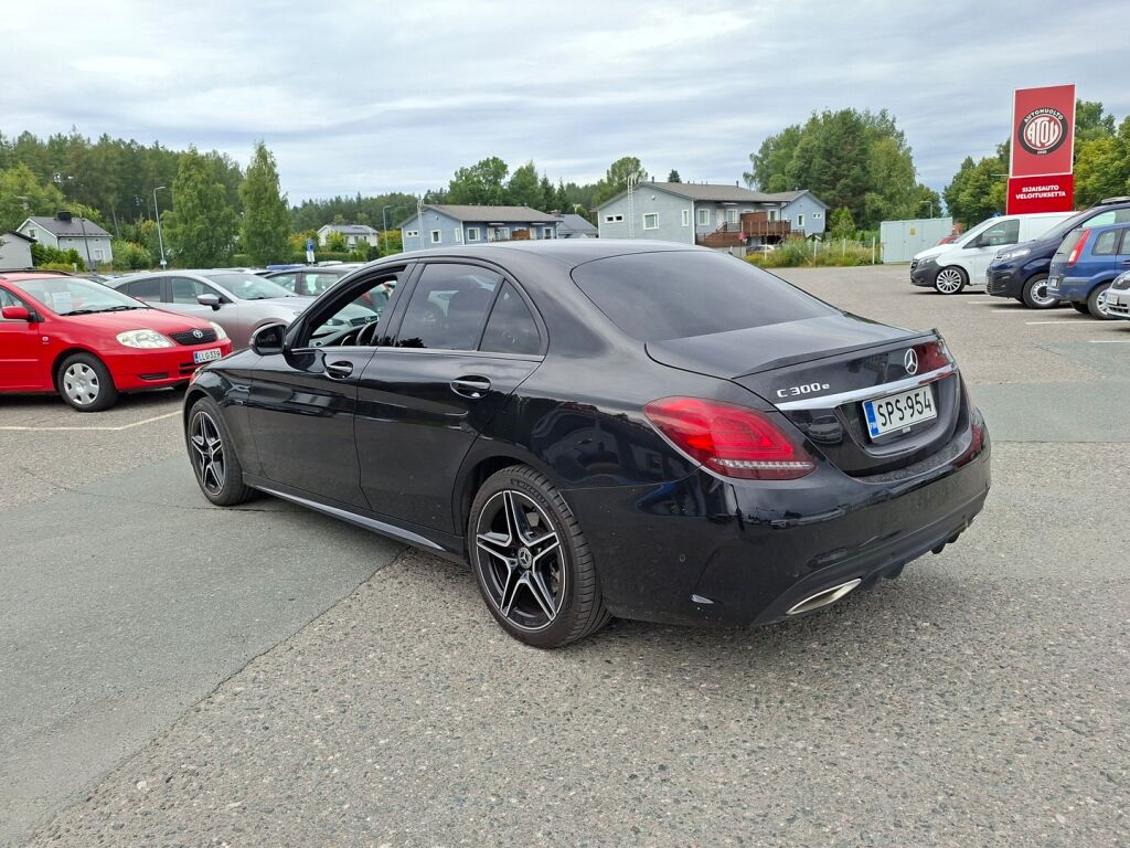 Mercedes-Benz C 2021 Musta