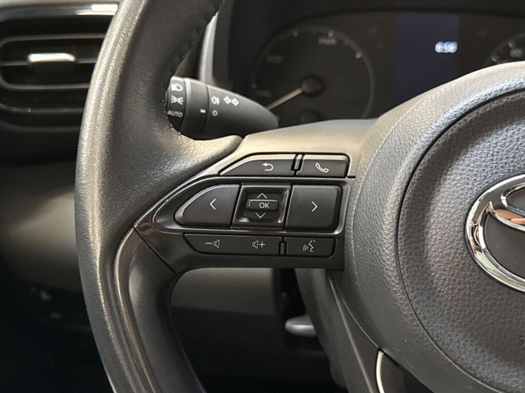 Toyota Yaris 2023 Sininen