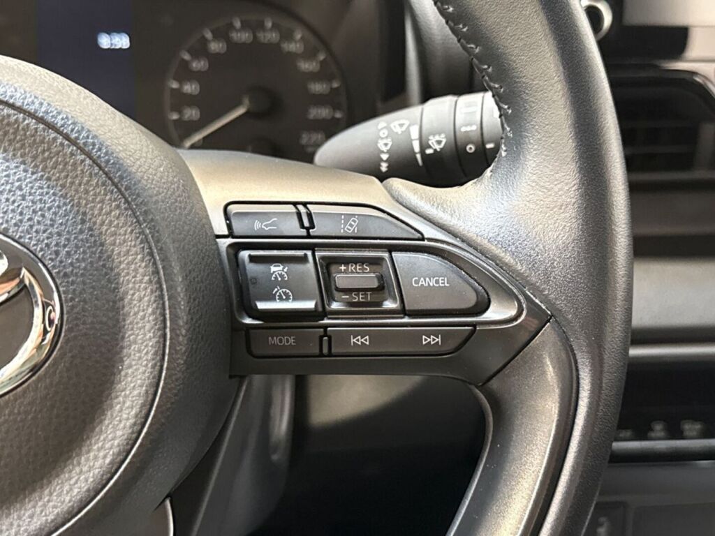 Toyota Yaris 2023 Sininen