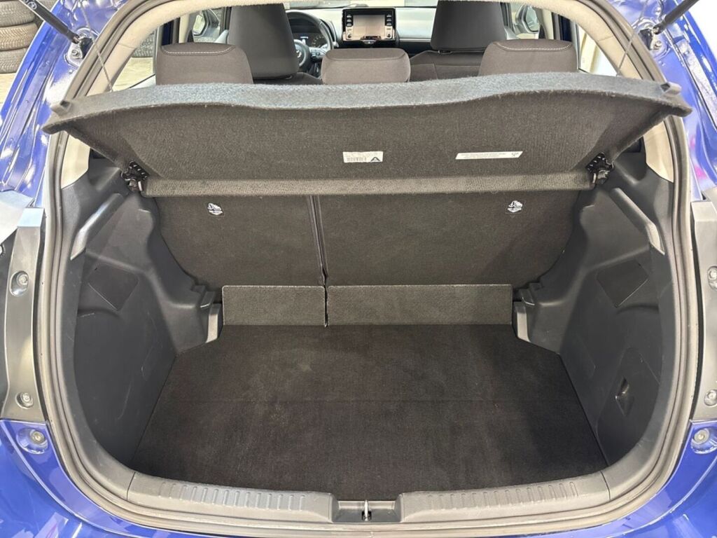 Toyota Yaris 2023 Sininen