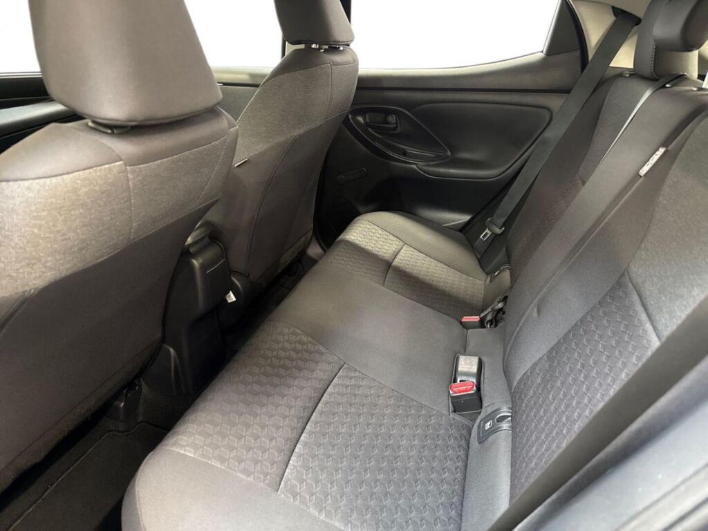 Toyota Yaris 2023 Sininen