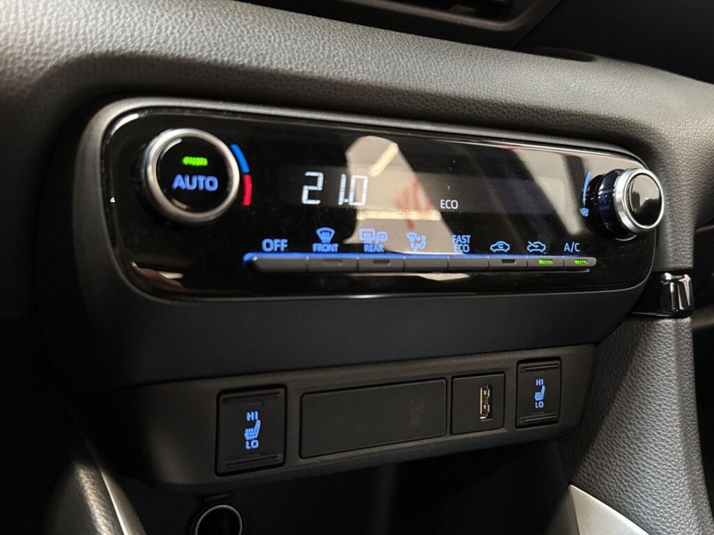 Toyota Yaris 2023 Sininen
