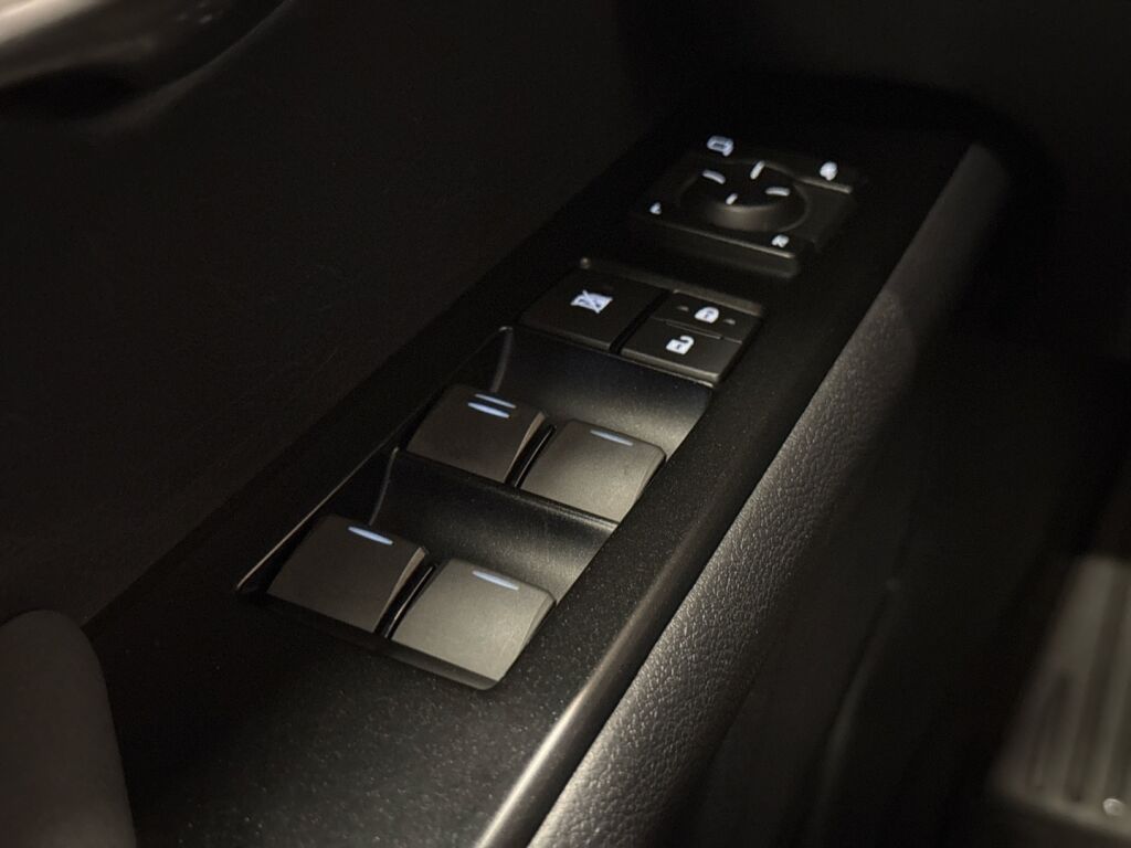 Lexus UX 2020 Punainen