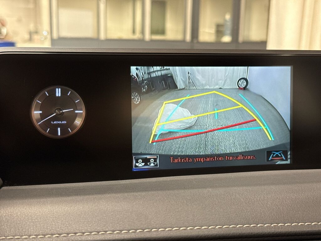 Lexus UX 2020 Punainen