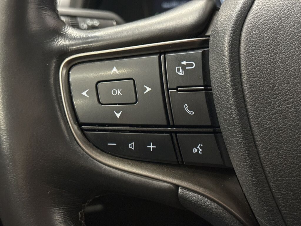 Lexus UX 2020 Punainen