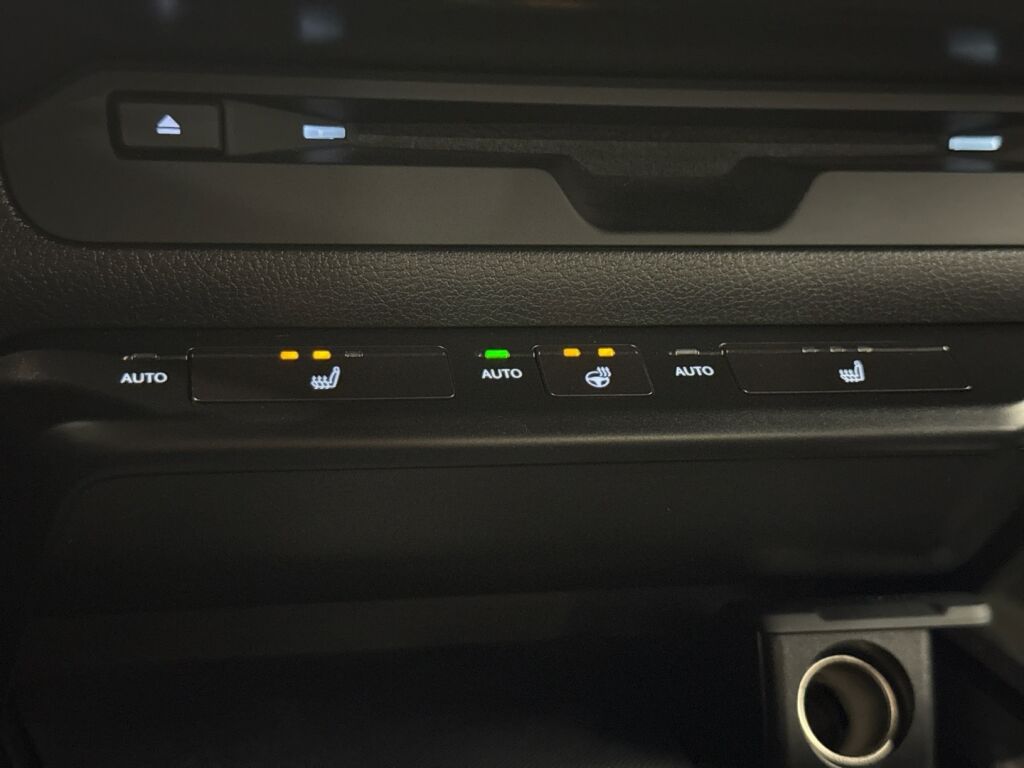 Lexus UX 2020 Punainen