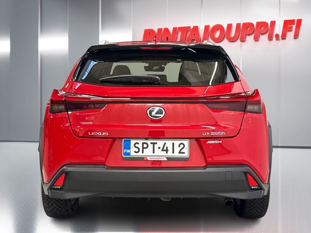 Lexus UX 2020 Punainen