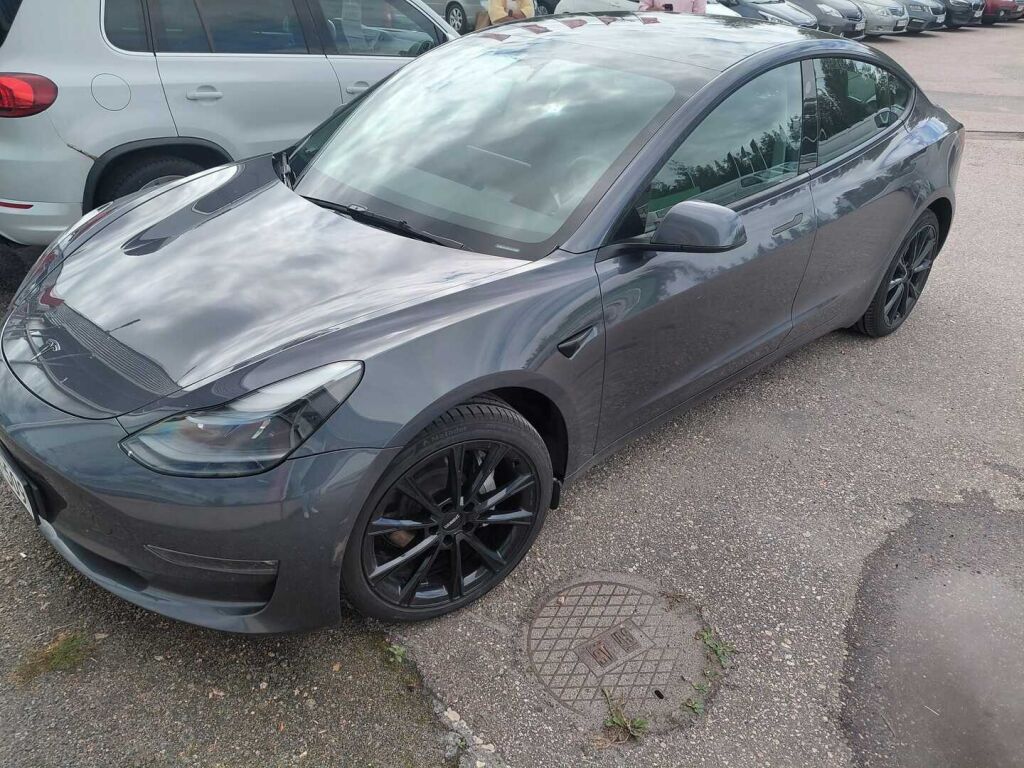 Tesla Model 3 2022 Harmaa