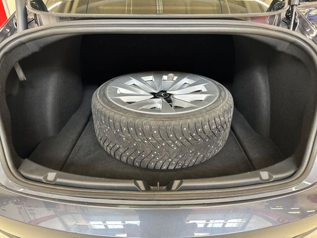 Tesla Model 3 2022 Harmaa